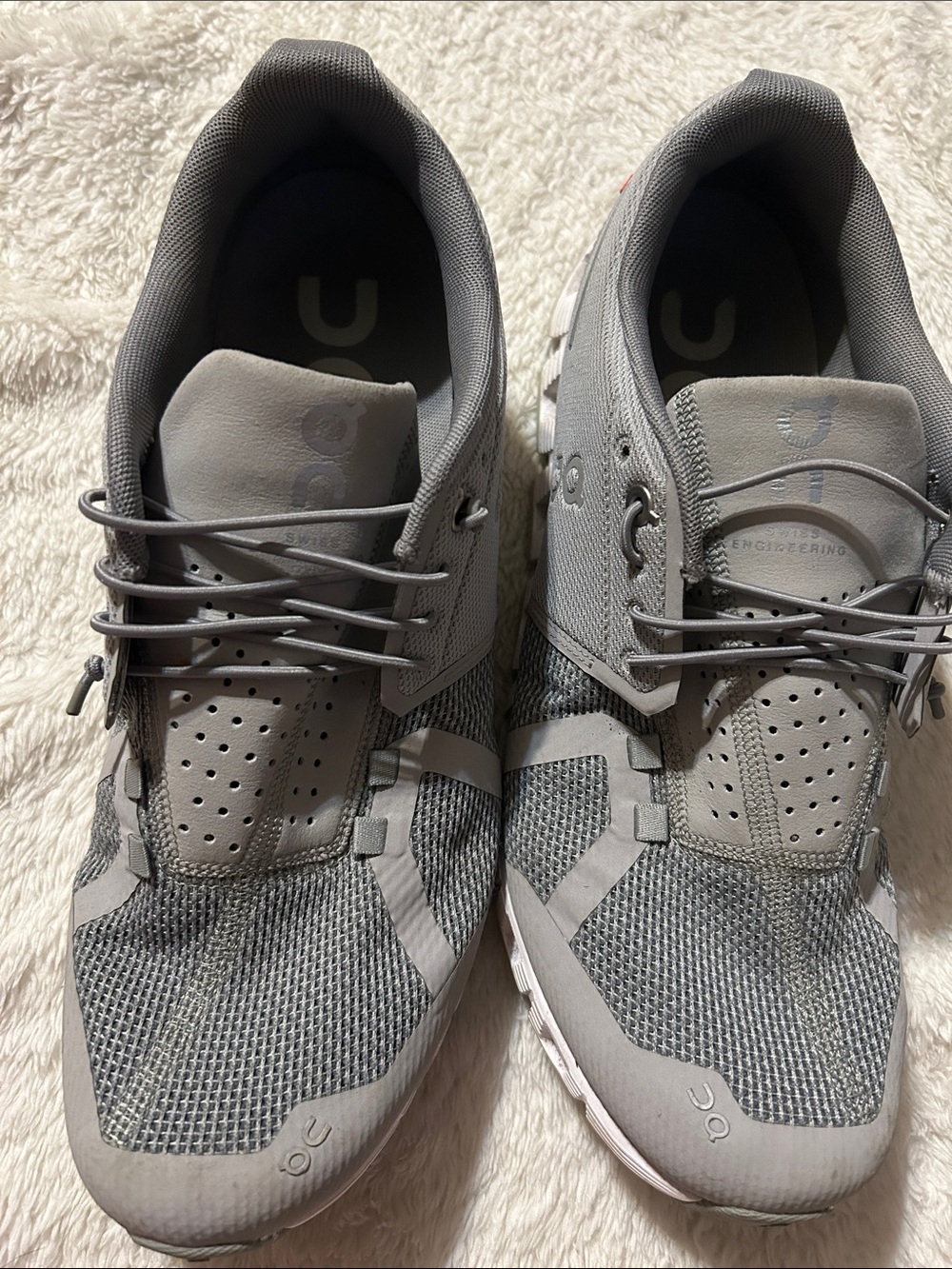 On Cloud Lightweight Men’s Grey Performance Sneakers Swiss engineering